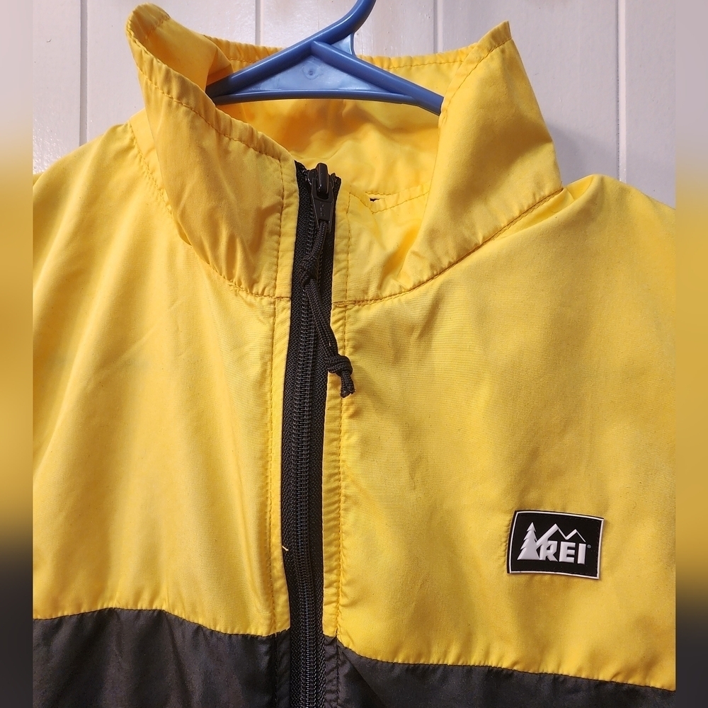 REI Yellow And Black Running Vest Size XS - Picture 6 of 6